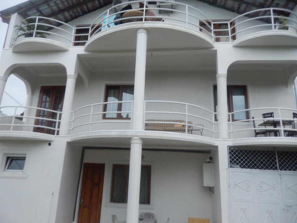 Merabi Guest House Makhinjauri Esterno foto