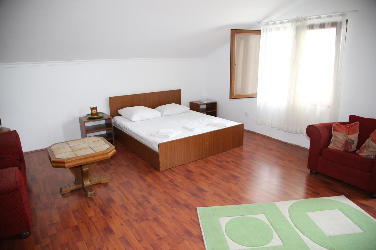 Merabi Guest House Makhinjauri Esterno foto