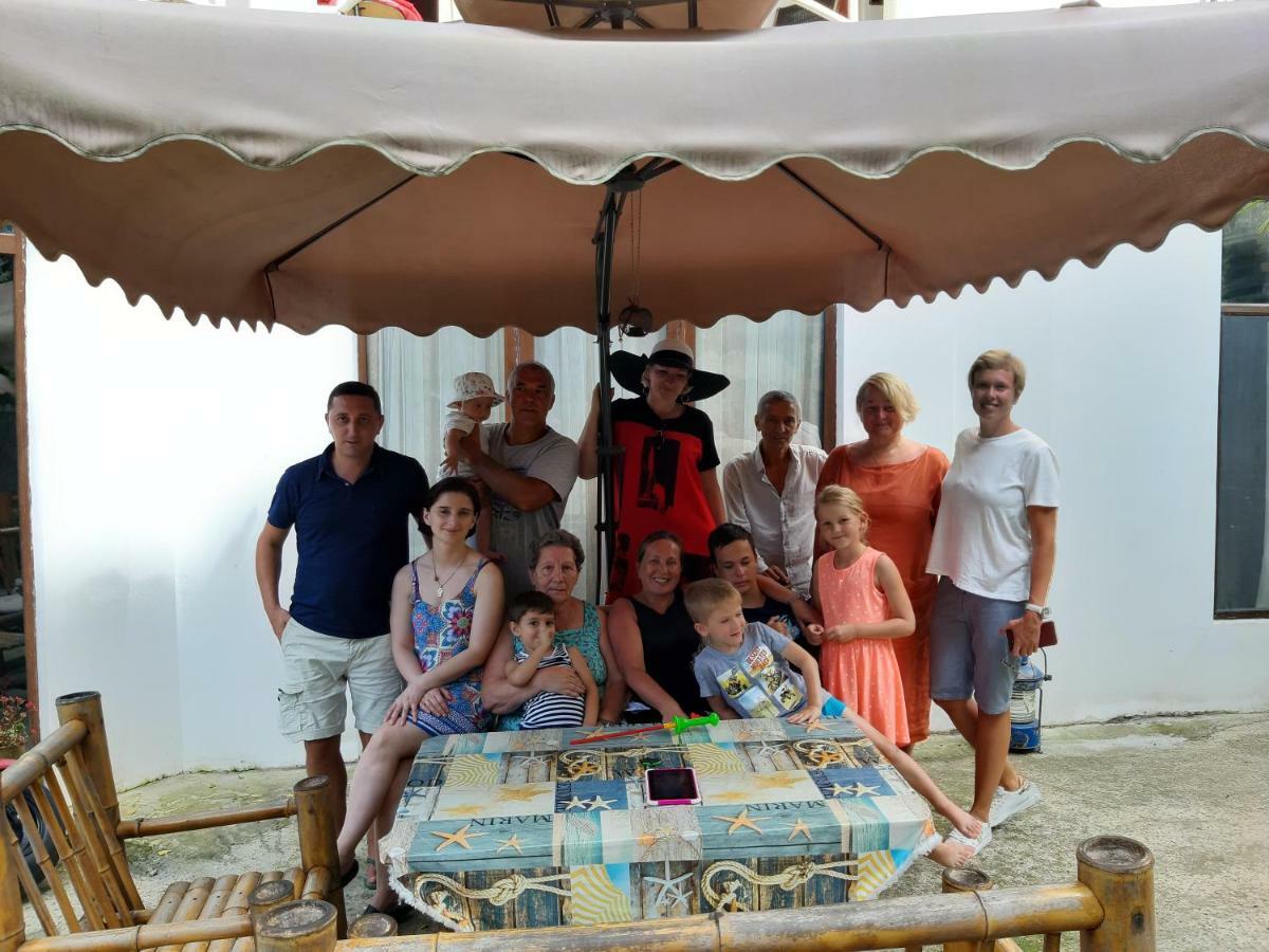 Merabi Guest House Makhinjauri Esterno foto